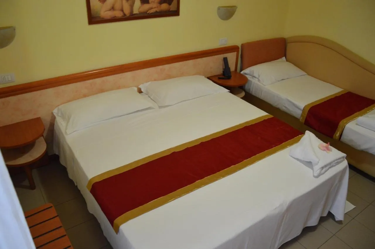 Hotel Carolin Rimini 3*,